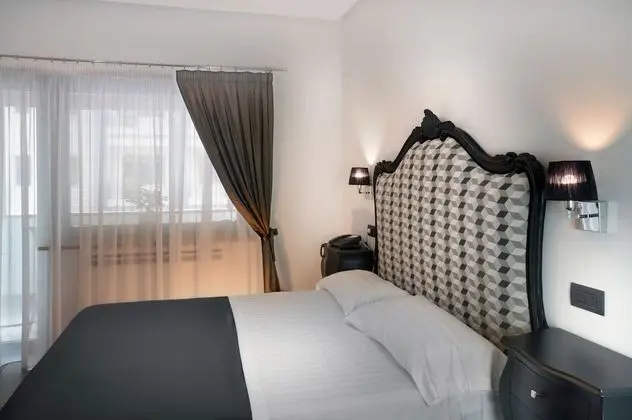 Junior Süit, 1 Çift Kişilik Yatak