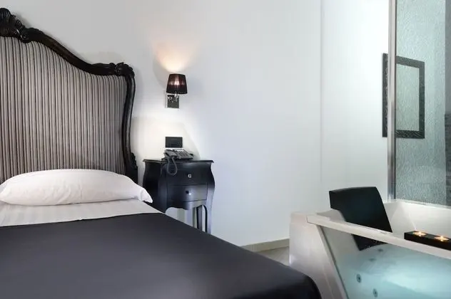 Süit, Sıcak Su Havuzu