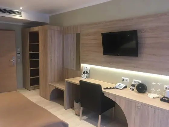 Comfort Üç Kişilik Oda, 1 Büyük (Queen) Boy Yatak ve Çekyat
