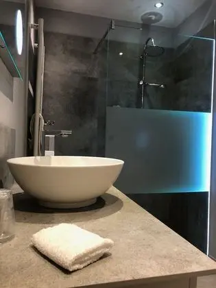 Comfort Üç Kişilik Oda, 1 Büyük (Queen) Boy Yatak ve Çekyat