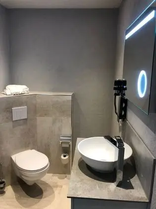 Comfort Üç Kişilik Oda, 1 Büyük (Queen) Boy Yatak ve Çekyat