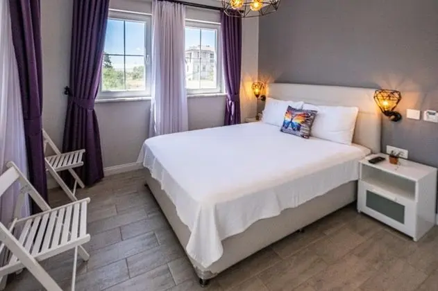 Verandalı Çift Kişilik Oda, Bahçe Manzaralı, Klimalı