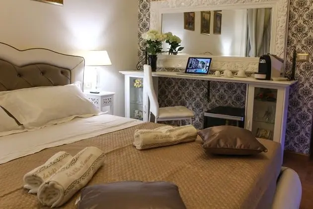 Luxury Oda