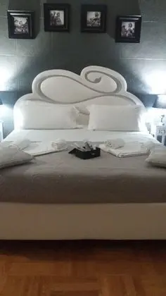 Luxury Oda