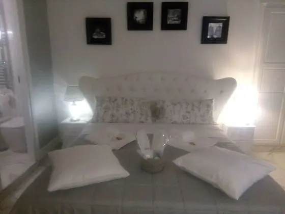 Luxury Oda