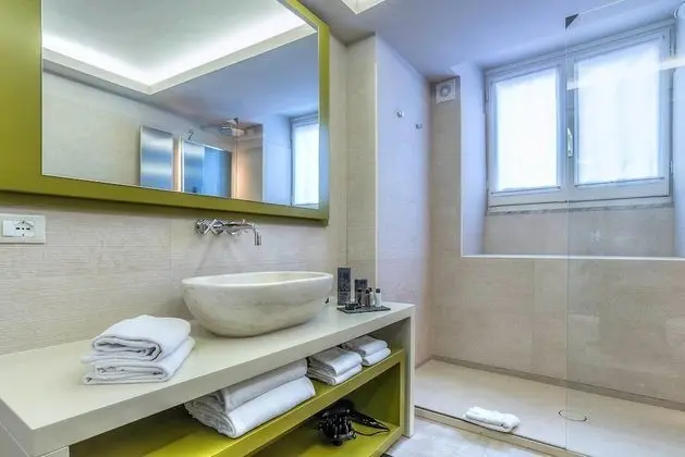 Deluxe Tek Büyük veya İki Ayrı Yataklı Oda