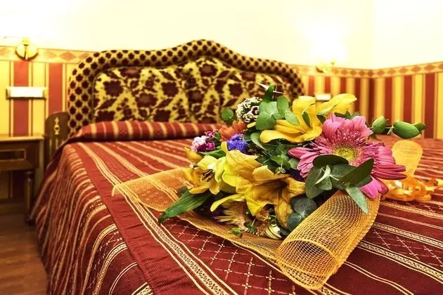 Büyük Yataklı Tek Kişilik Oda