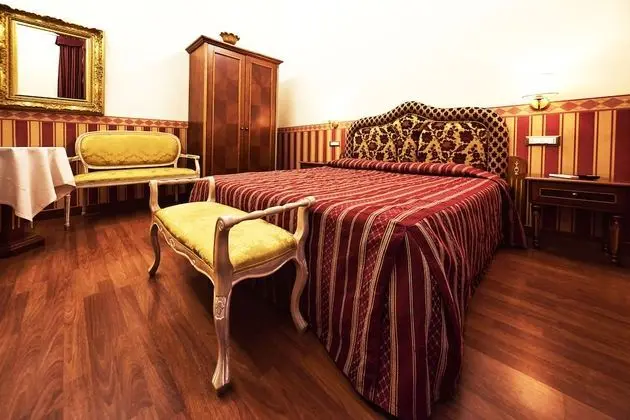 Standard Tek Büyük Yataklı Oda