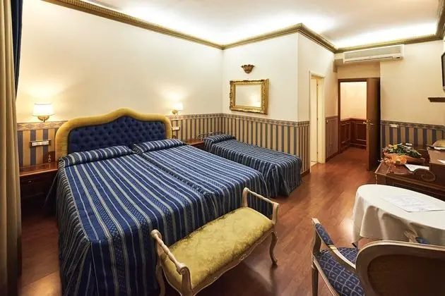 Standard Üç Kişilik Oda