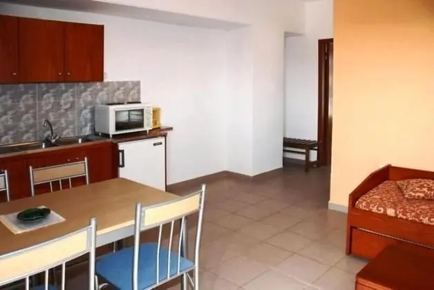 Apart Daire, 1 Yatak Odası, Balkon, Bahçe Manzaralı