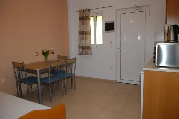 Apart Daire, 1 Yatak Odası, Balkon, Bahçe Manzaralı