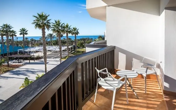 Superior Tek Büyük Yataklı Oda, Deniz Manzaralı (2 adults + 2 children)