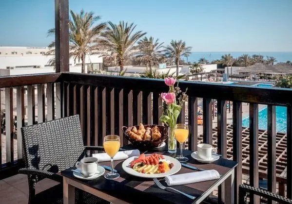 Superior Tek Büyük Yataklı Oda, Deniz Manzaralı (2 adults + 2 children)