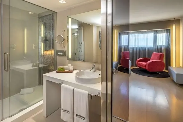 Superior Tek Büyük Yataklı Oda (with extra bed)