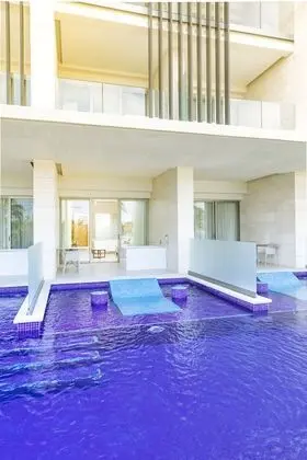 Junior Süit (Swim Up Premium Level)