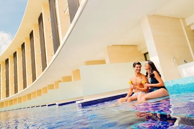 Junior Süit (Swim Up Premium Level)