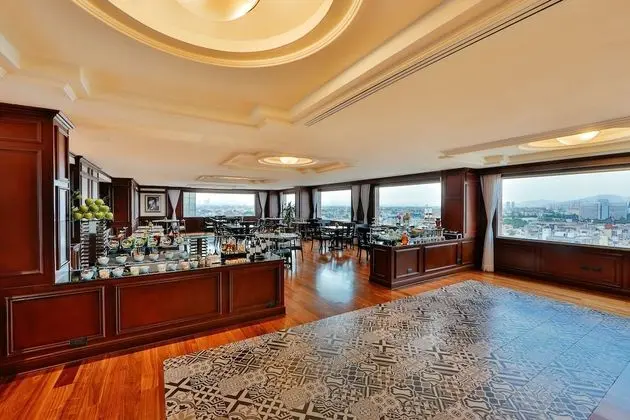 Suite Premium Level