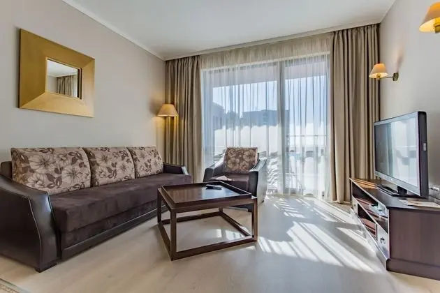Apart Daire, Havuz Manzaralı