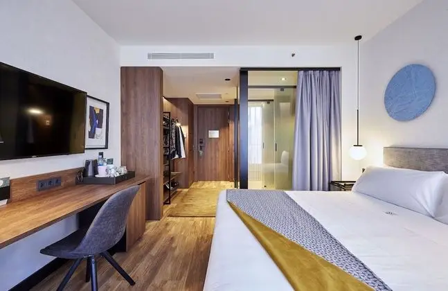 Standard Oda (Interior Facing)