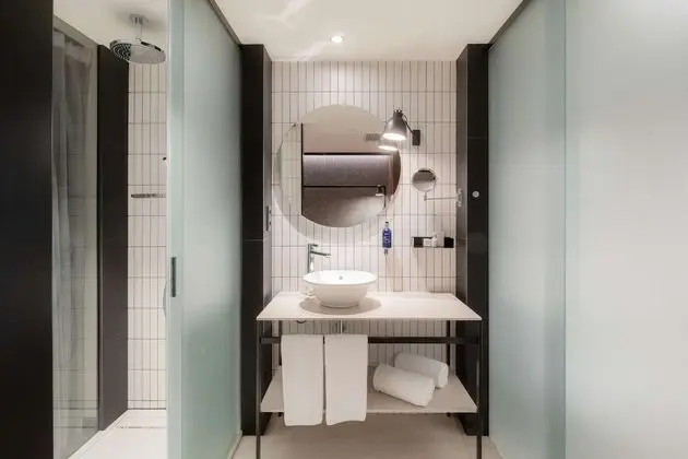 Standard Oda (Interior Facing)