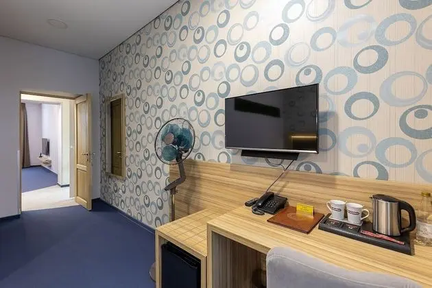 Luxury Oda, Teras