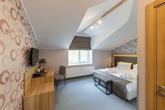 Luxury Oda, Teras