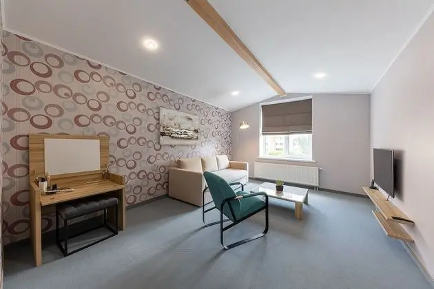 Luxury Oda, Teras