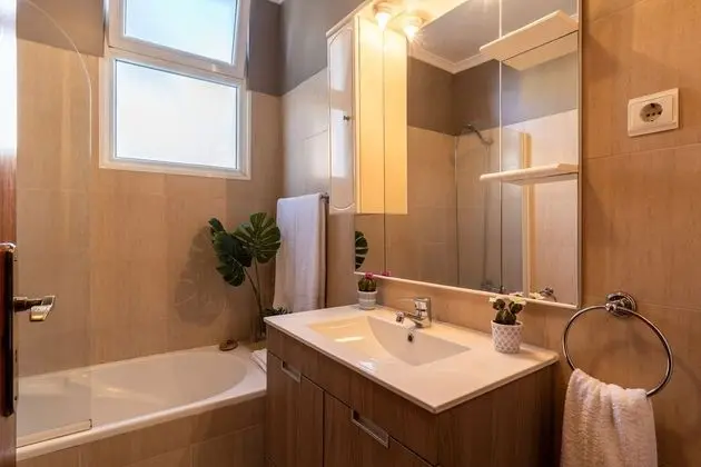 Apart Daire, 2 Yatak Odası, Balkon, Deniz Manzaralı