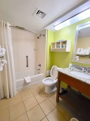 Süit, 1 En Büyük (King) Boy Yatak ve Çekyat, Balkon, Okyanus Manzaralı