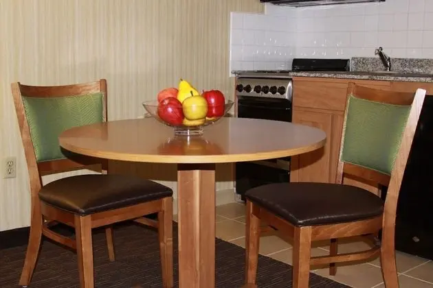 Süit, 1 En Büyük (King) Boy Yatak ve Çekyat, Engellilere Uygun (Handicap Accessible Room)