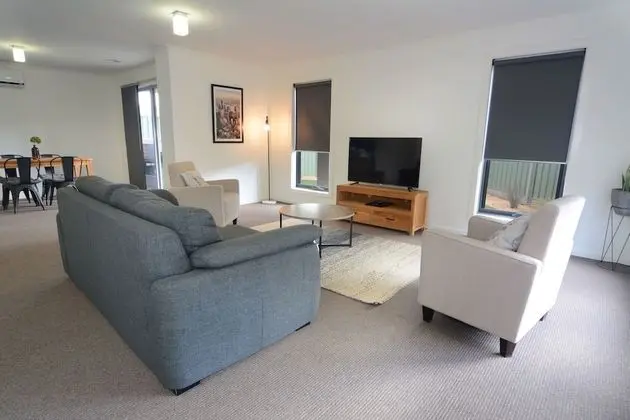 Ev, 3 Yatak Odası (8/3 Shamrock Street, Bendigo)