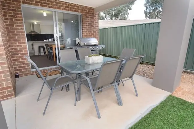Ev, 3 Yatak Odası (8/3 Shamrock Street, Bendigo)
