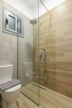 Üç Kişilik Oda, Şehir Manzaralı