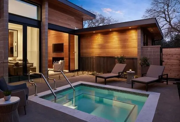 Flint Villa