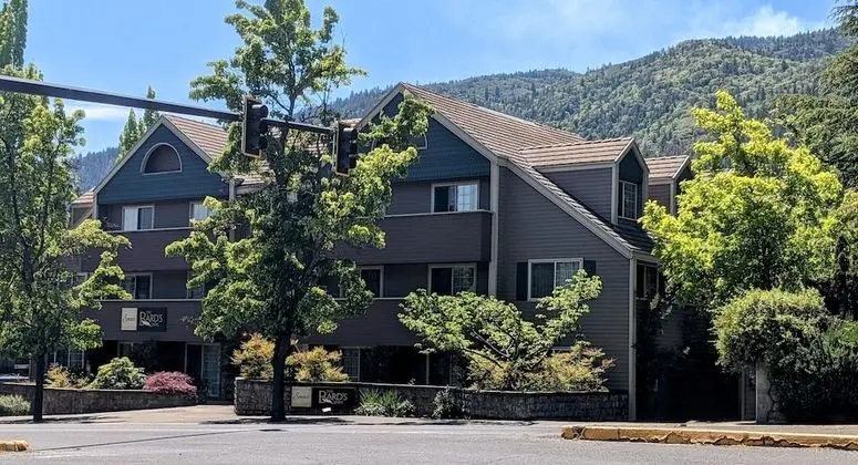 Deluxe Oda, 2 Büyük (Queen) Boy Yatak, Sigara İçilmez