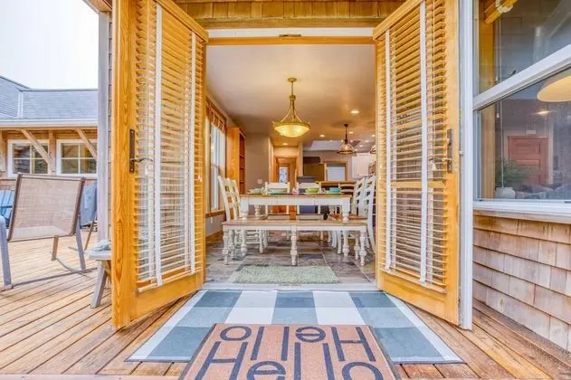 Ev, Birden Çok Yatak (Barefoot Beach House)