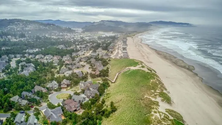 Ev, Birden Çok Yatak (Barefoot Beach House)