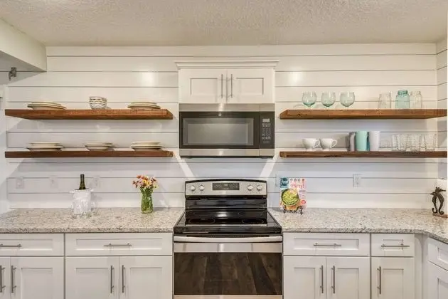 Ev (Barefoot Hideaway Family Beachfront R)