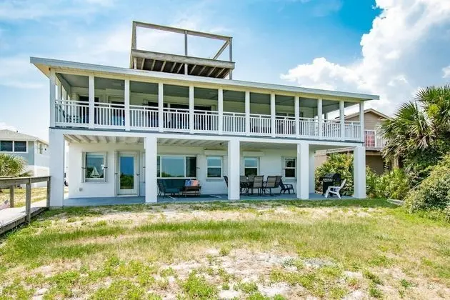Ev (Barefoot Hideaway Family Beachfront R)