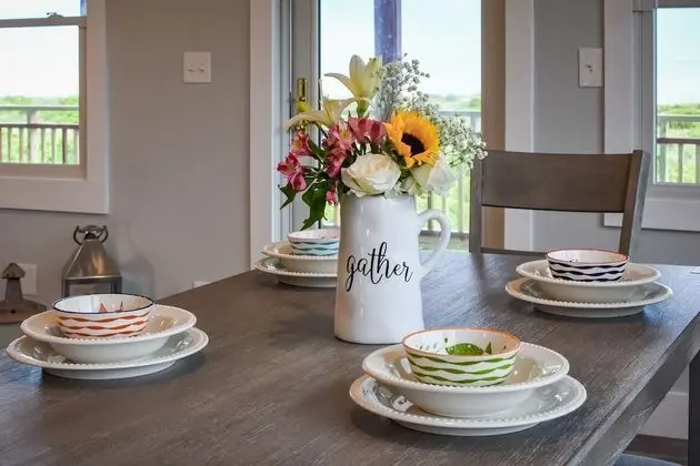 Ev (Barefoot Hideaway Family Beachfront R)