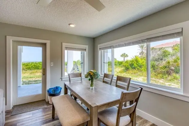 Ev (Barefoot Hideaway Family Beachfront R)