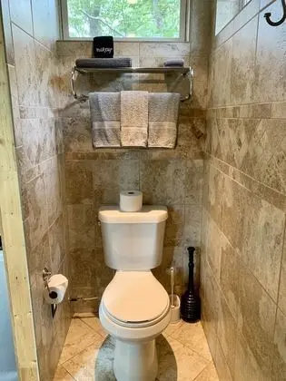 Design Kulübe, 1 Büyük (Queen) Boy Yatak, Buzdolabı ve Mikrodalga