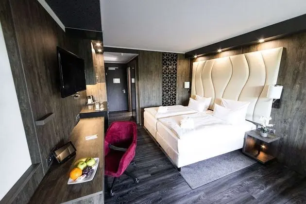 Comfort room with forest view