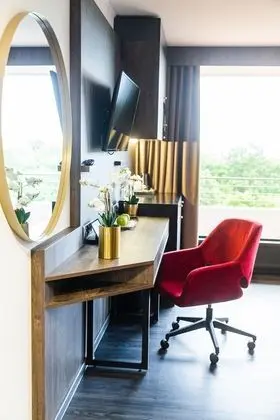 Comfort room with forest view