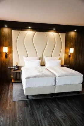 Comfort room with forest view