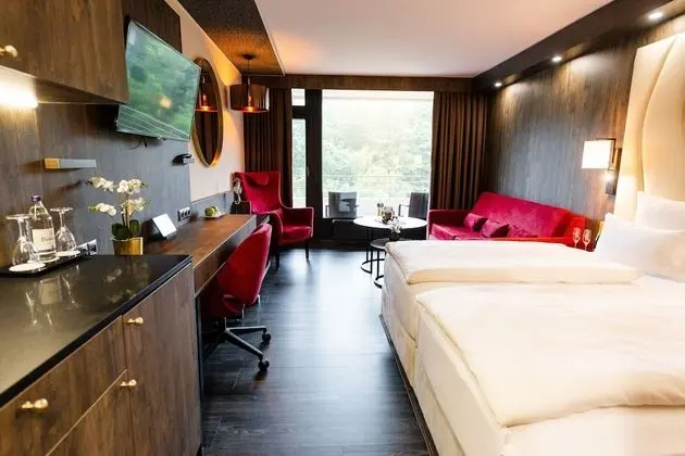 Comfort room with forest view