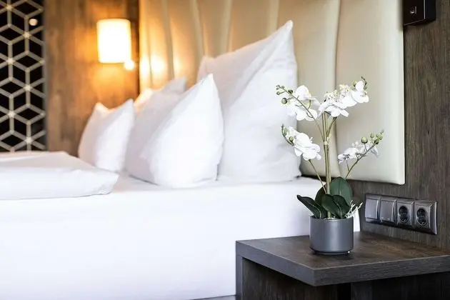 Comfort room with forest view