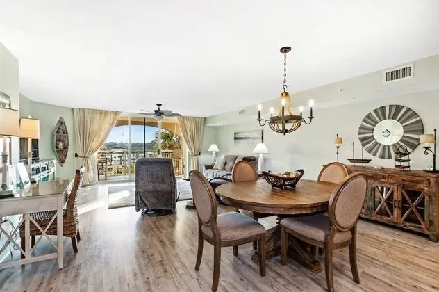 Daire, 2 Yatak Odası, Balkon, Kanal Manzaralı (1-302)