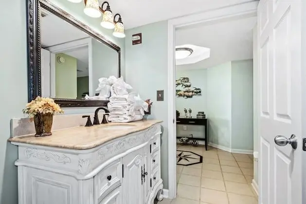 Daire, 2 Yatak Odası, Balkon, Kanal Manzaralı (1-302)