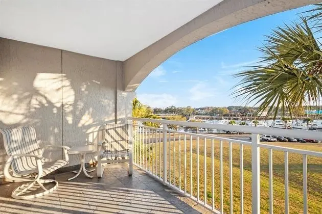 Daire, 2 Yatak Odası, Balkon, Kanal Manzaralı (1-302)